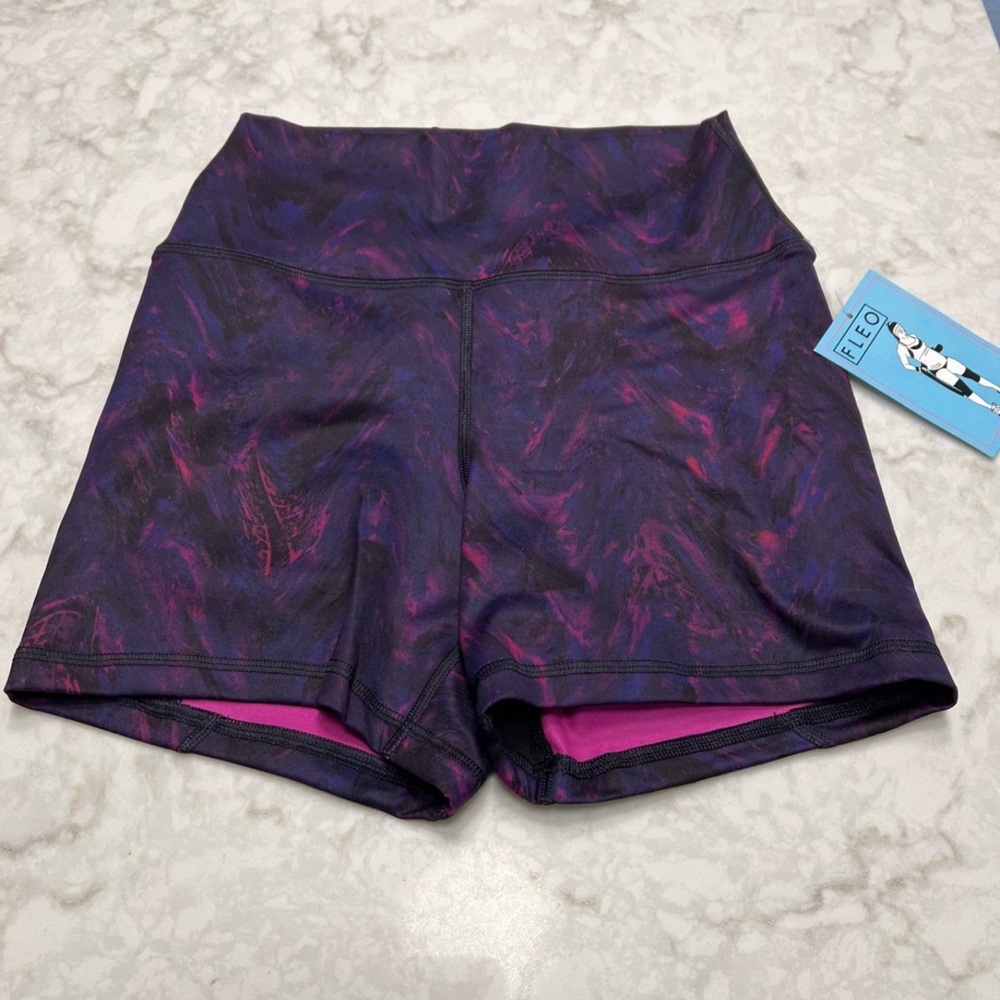 Fleo THC Hot Lava small workout crossfit shorts, small, NWT